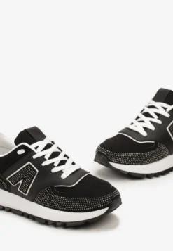 Czarne Sneakersy Ozdobione Cyrkoniami na Podeszwie z Wycięciami Larzive