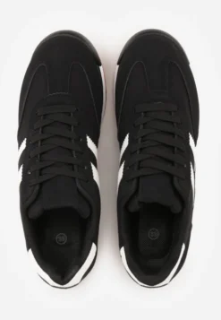 Czarne Sneakersy Ozdobione Dwoma Paskami Lannatea