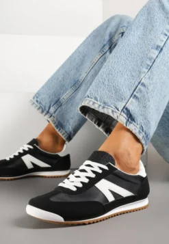 Czarne Sneakersy Ozdobione Geometrycznym Motywem Clevandra