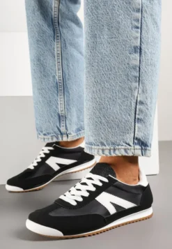 Czarne Sneakersy Ozdobione Geometrycznym Motywem Clevandra