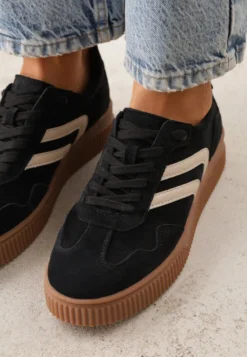 Czarne Sneakersy Retro Tenisówki z Naturalnego Zamszu ze Skórzaną Wkładką Beralene