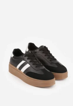 Czarne Sneakersy Tenisówki Ozdobione Paskami Sovresia