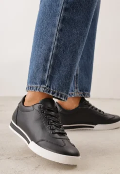 Czarne Sneakersy Turning Away