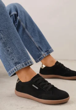 Czarne Sneakersy Typu Klasyczne Tenisówki z Szerokim Noskiem ze Skóry Naturalnej Usaliza