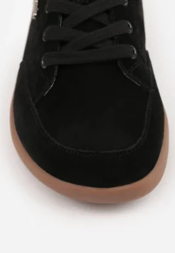 Czarne Sneakersy Typu Klasyczne Tenisówki z Szerokim Noskiem ze Skóry Naturalnej Usaliza