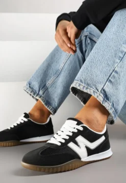 Czarne Sneakersy Typu Klasyczne Tenisówki Zdobione Przeszyciami Elanioria