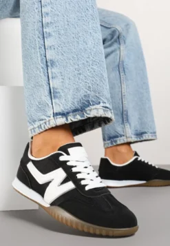 Czarne Sneakersy Typu Klasyczne Tenisówki Zdobione Przeszyciami Elanioria