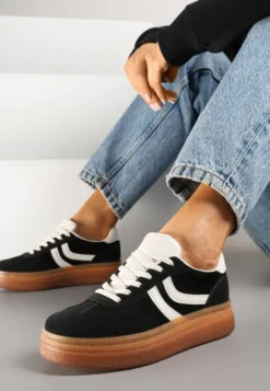 Czarne Sneakersy Typu Kultowe Tenisówki na Niskiej Platformie Olritia