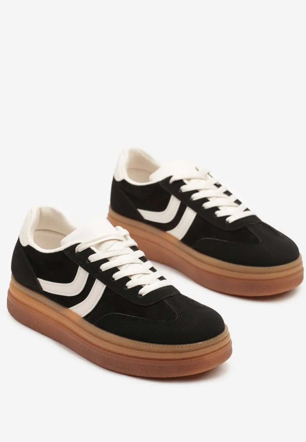 Czarne Sneakersy Typu Kultowe Tenisówki na Niskiej Platformie Olritia