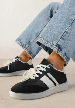 Czarne Sneakersy Typu Kultowe Tenisówki ze Zdobieniem z Perłami Nalavia