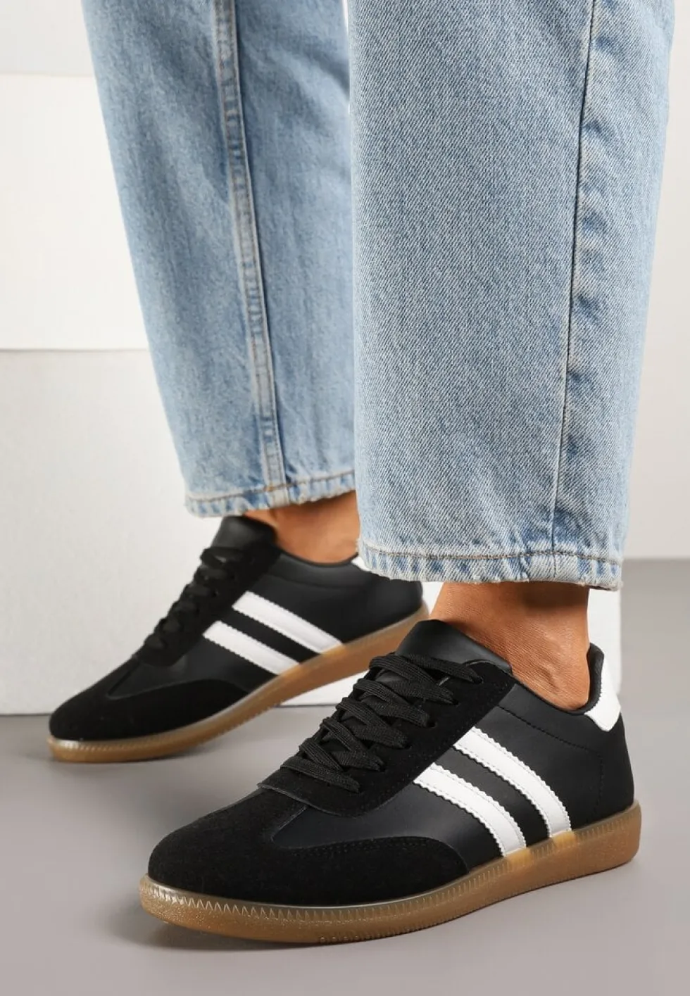 Czarne Sneakersy Typu Kultowe Tenisówki Zdobione Przeszyciami Remiana