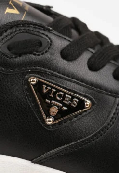 Czarne Sneakersy Vices na Platformie Ozdobione Metaliczną Aplikacją Nelviera