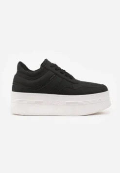 Czarne Sneakersy Vices na Platformie z Tłoczonym Napisem ze Sznurowaniem Eanneth