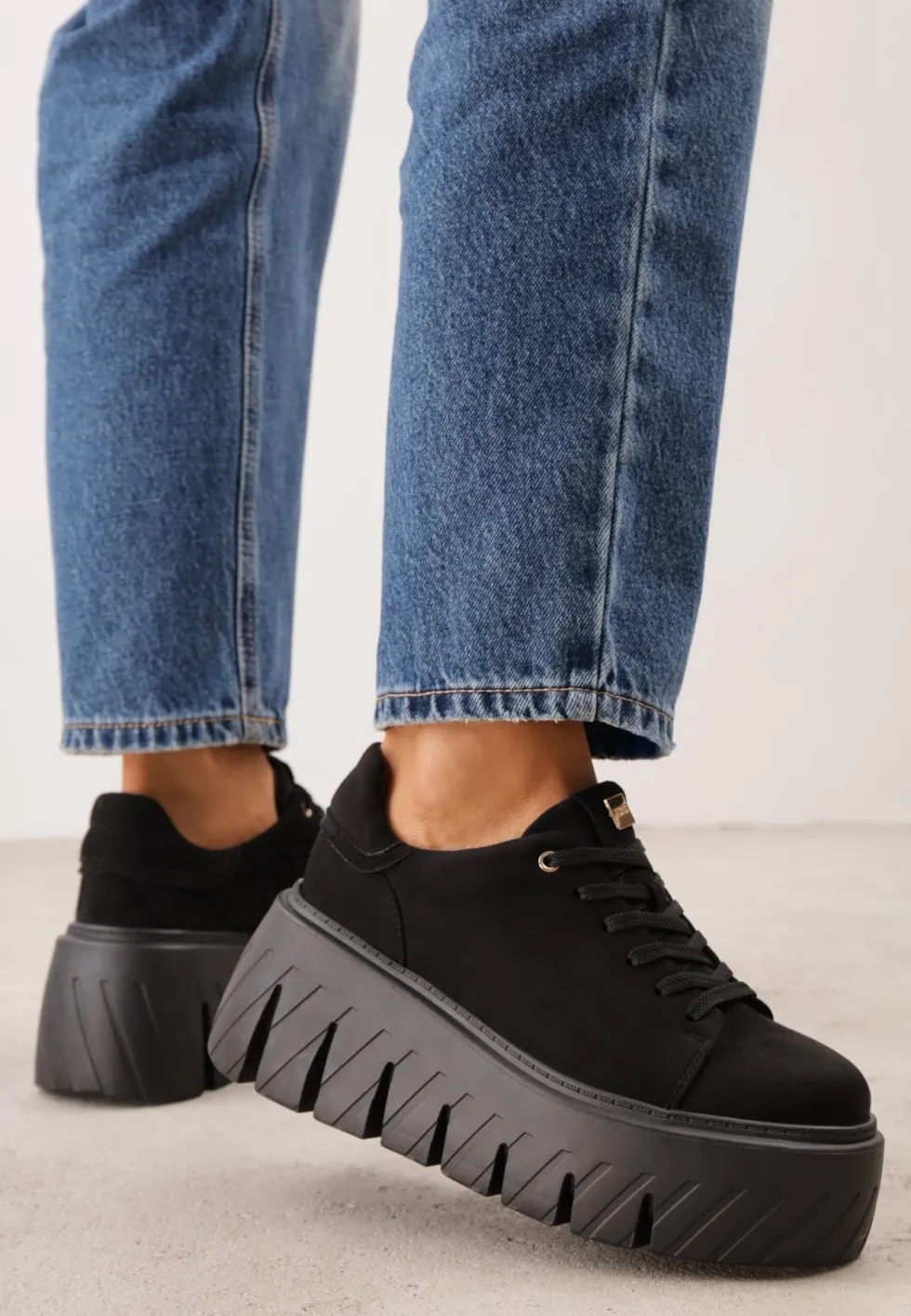 Czarne Sneakersy VICES na Platformie Typu Chunky Tassi