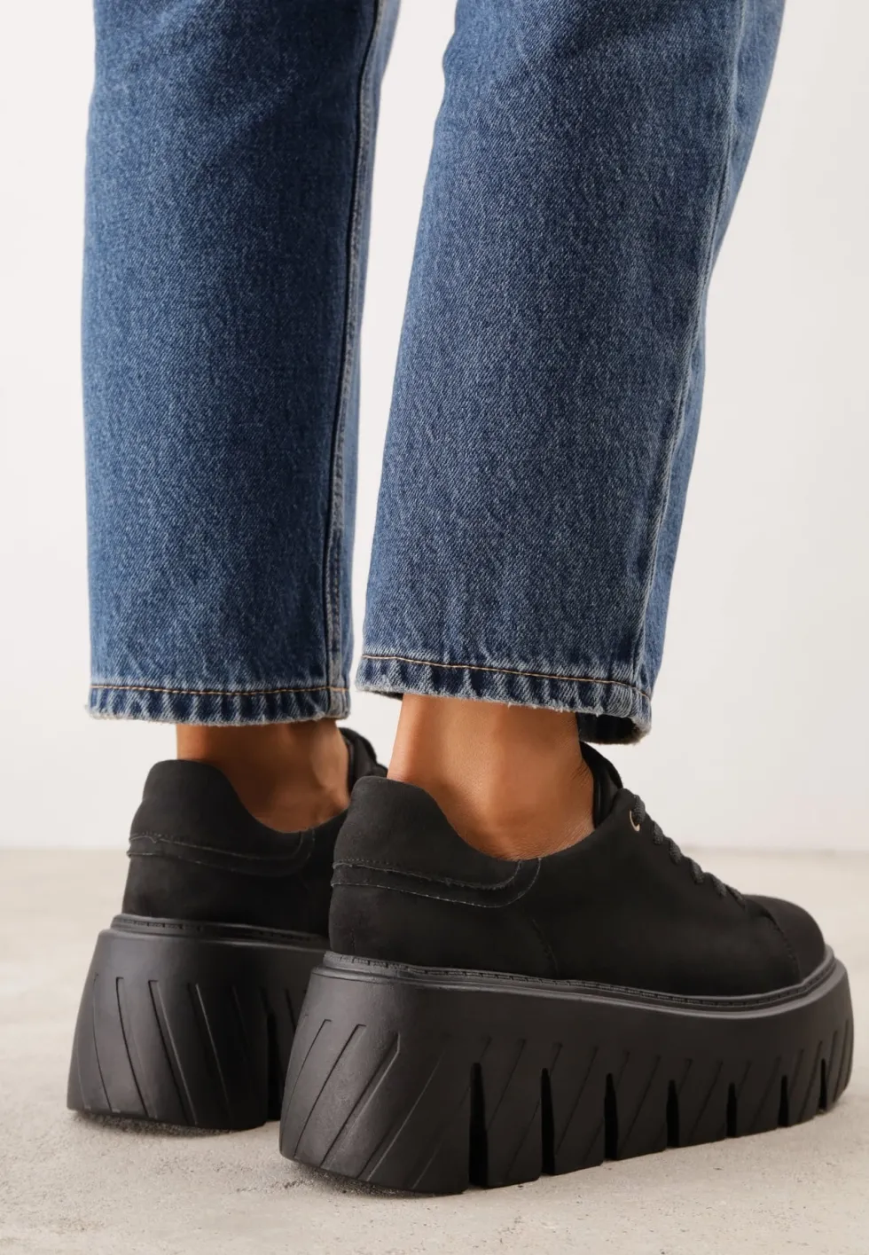 Czarne Sneakersy VICES na Platformie Typu Chunky Tassi