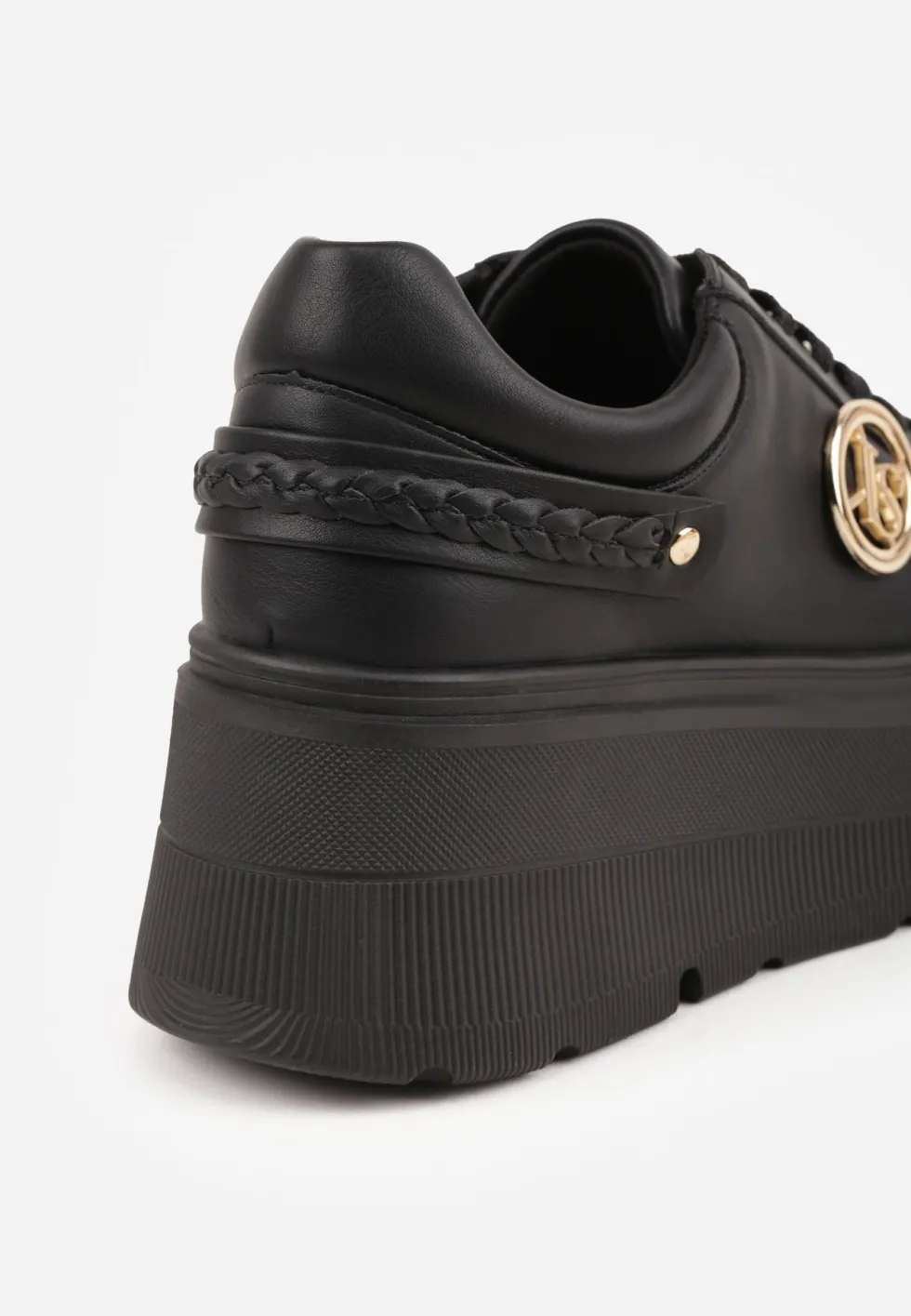 Czarne Sneakersy Vices na Platformie Ozdobione Metaliczną Aplikacją Tatellia