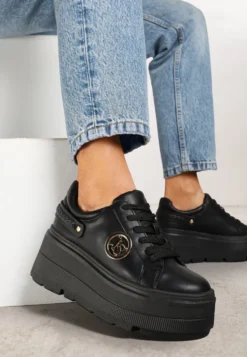 Czarne Sneakersy Vices na Platformie Ozdobione Metaliczną Aplikacją Tatellia