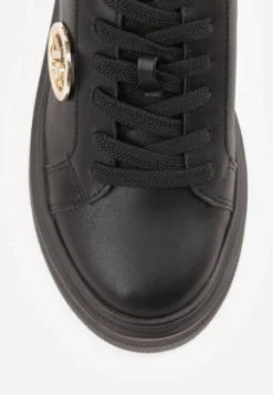 Czarne Sneakersy Vices na Platformie Ozdobione Metaliczną Aplikacją Tatellia