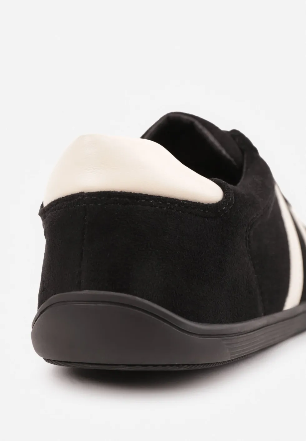 Czarne Sneakersy w Stylu Barefoot z Szerokim Noskiem z Imitacji Zamszu Ozdobione Paskami Canne