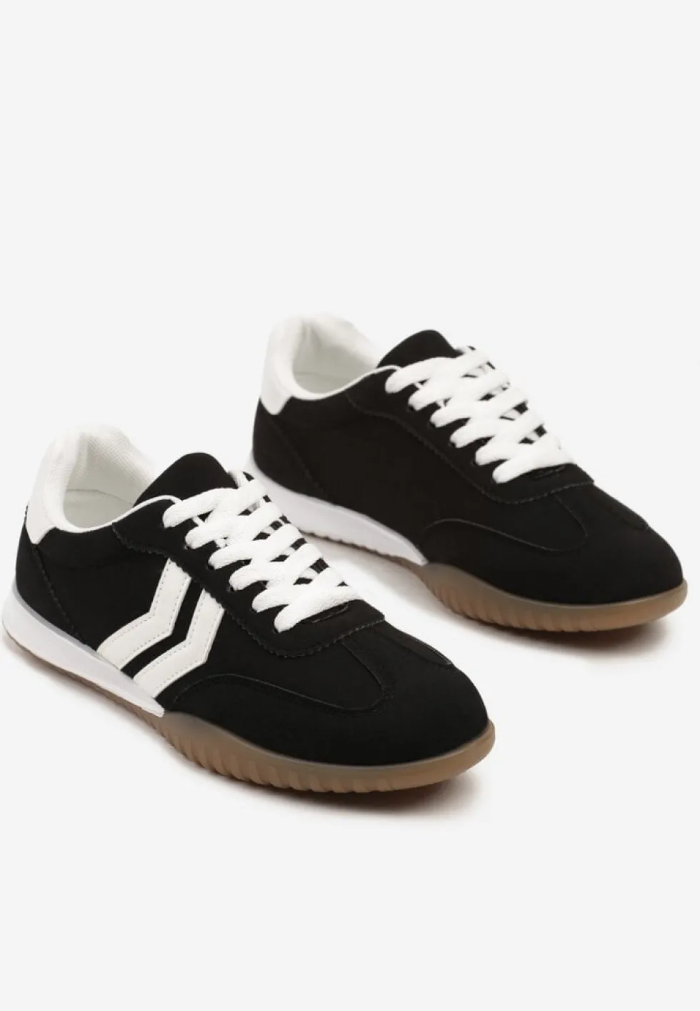 Czarne Sneakersy w Stylu Tenisówek z Paskami na Boku Cholewki Aitoria