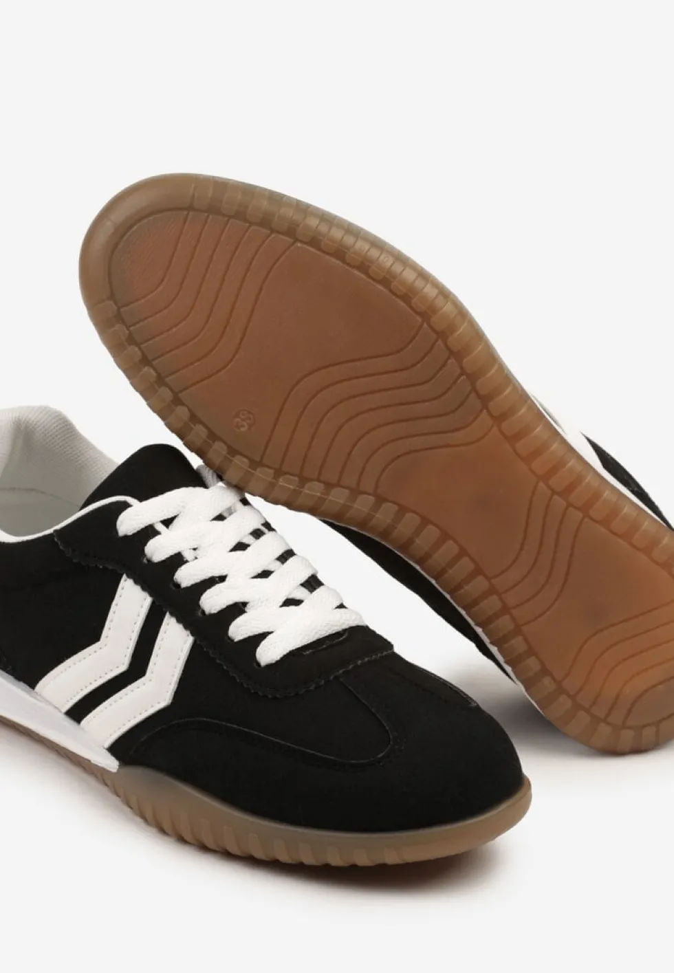 Czarne Sneakersy w Stylu Tenisówek z Paskami na Boku Cholewki Aitoria