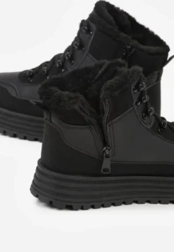 Czarne Sneakersy w Stylu Traperów na Platformie Ewedora