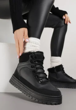 Czarne Sneakersy w Stylu Traperów na Platformie Ewedora
