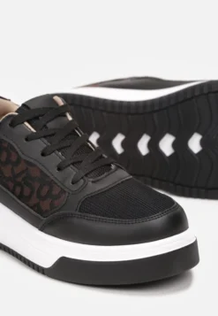 Czarne Sneakersy Zdobione Wstawką Lerijane