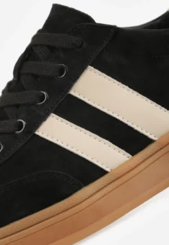 Czarne Sneakersy ze Skóry Naturalnej z Geometrycznym Wzorem Zetisius