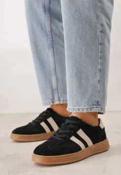Czarne Sneakersy ze Skóry Naturalnej z Geometrycznym Wzorem Zetisius