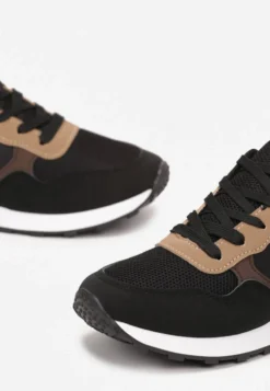 Czarne Sneakersy ze Sznurowaniem na Płaskiej Podeszwie Apotasia
