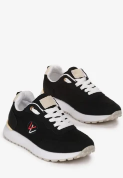Czarne Sneakersy z Haftowaną Naszywką i Metaliczną Wstawką Elnara