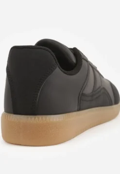 Czarne Sneakersy z Ozdobnymi Przeszyciami przed Kostkę Redala