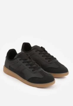 Czarne Sneakersy z Ozdobnymi Przeszyciami przed Kostkę Redala