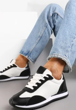 Czarne Sneakersy z Ozdobnymi Wstawkami Fania
