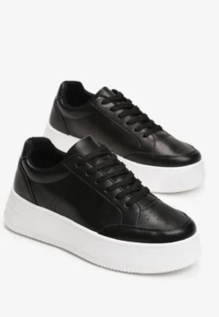 Czarne Sneakersy z Perforacją na Platformie Treresa