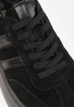 Czarne Sneakersy z Zamszu Naturalnego na Platformie ze Skórzaną Wkładką Rionelle