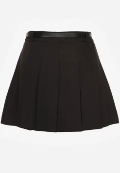 Czarne Spódnico-Spodenki High Waist z Plisowaniem Wykończone Paskiem Eviennes