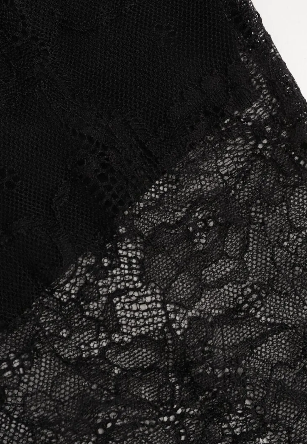 Czarne Spodnie High Waist o Kroju Dzwonów z Koronki Ferella