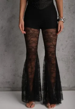 Czarne Spodnie High Waist o Kroju Dzwonów z Koronki Ferella