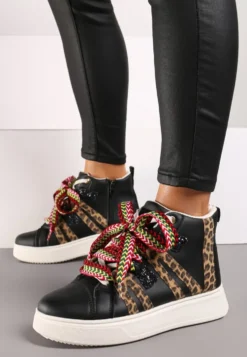 Czarne Streetwearowe Sneakersy na Grubej Podeszwie Ozdobione Kontrastowymi Wstawkami Kaittane