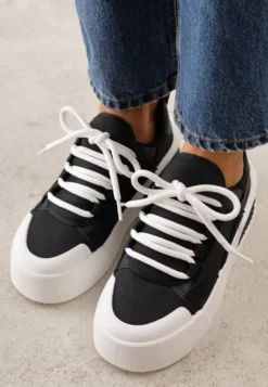 Czarne Streetwearowe Sneakersy Trampki na Platformie Danenith