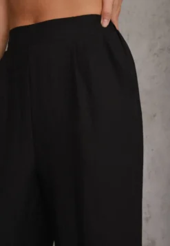 Czarne Szerokie Spodnie Casual High Waist ze Strukturalnej Tkaniny Hyrarpia