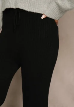 Czarne Szerokie Spodnie z Wełną High Waist z Prążkowanego Materiału Reinna