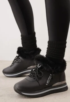 Czarne Sznurowane Botki Sneakersy z Futerkiem Gameda