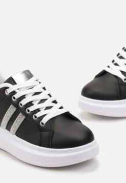 Czarne Sznurowane Sneakersy z Imitacji Skóry Ozdobione Paskami z Cyrkoniami Isolinna