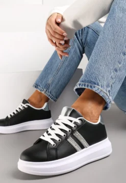 Czarne Sznurowane Sneakersy z Imitacji Skóry Ozdobione Paskami z Cyrkoniami Isolinna