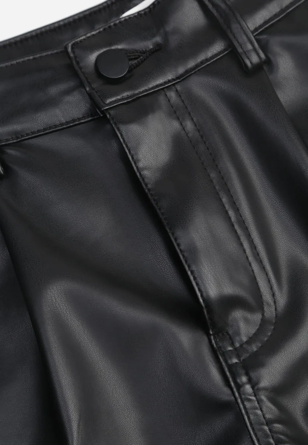 Czarne Szorty Typu Bermudy High Waist Wykonane z Imitacji Skóry Manuela