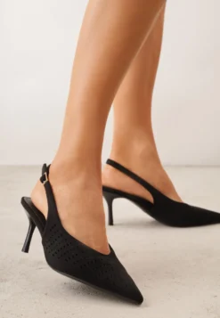 Czarne Szpilki Slingback z Ażurową Cholewką Nessnore