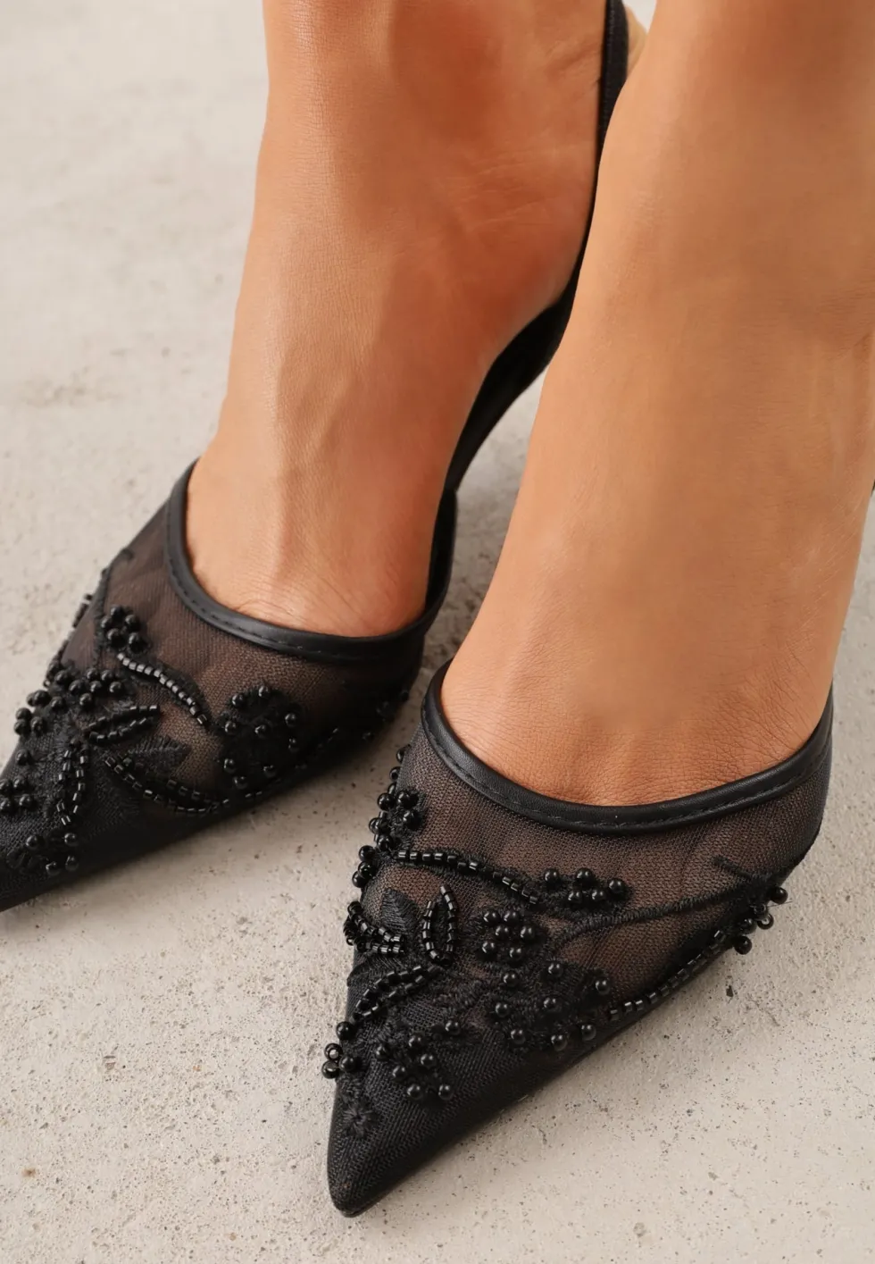 Czarne Szpilki VICES Slingback z Noskami w Szpic Ozdobionymi Haftem i Koralikami Laraidina